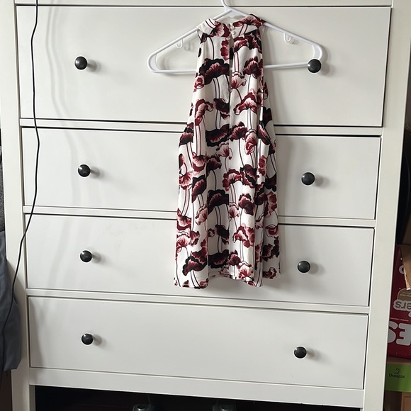 Carolina Belle Low-Cut Sleeveless Shirt NWOT​​ - Picture 2 of 3